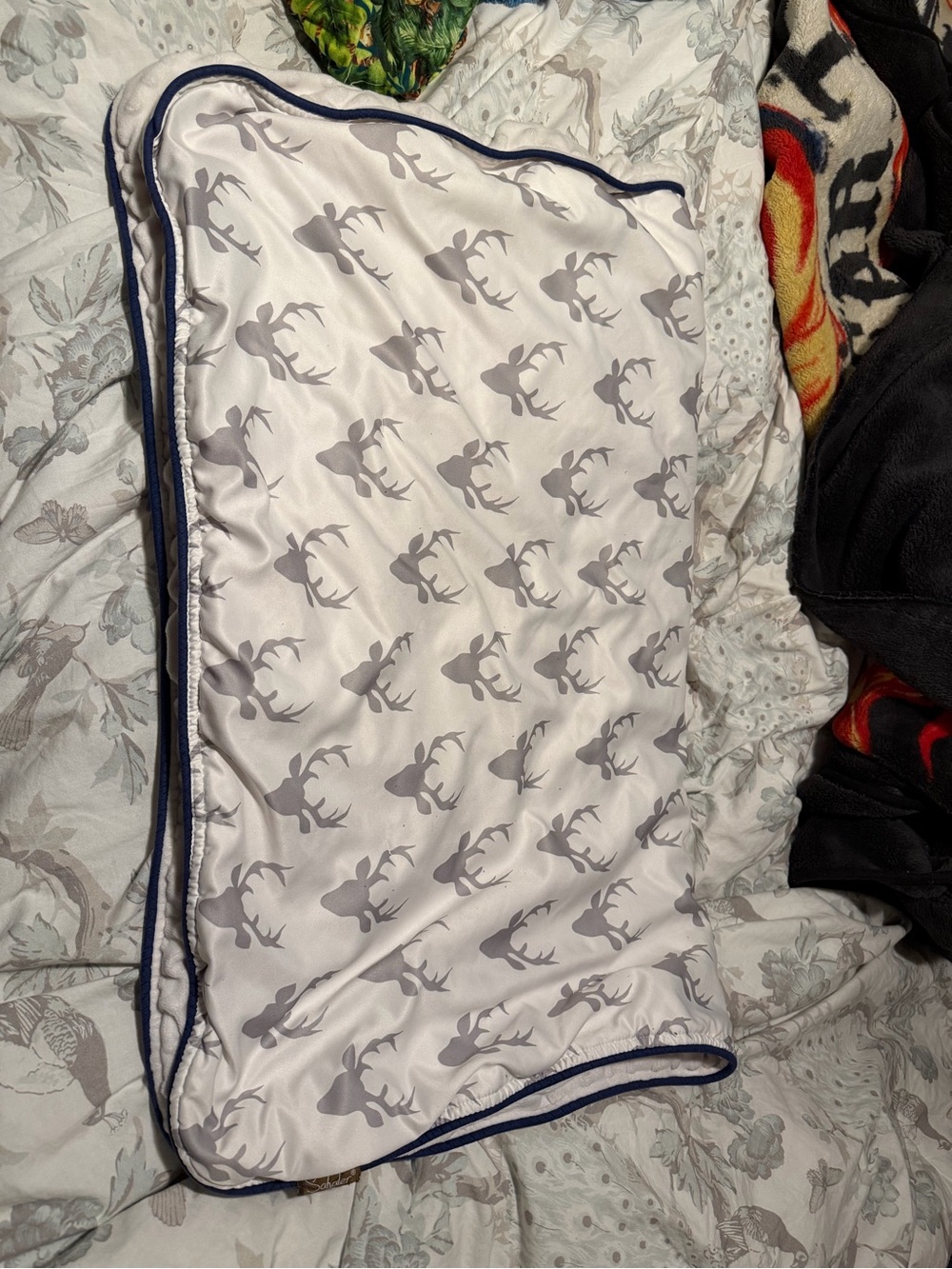 White blanket with Gray Deer Silhouette Print and Navy Trim